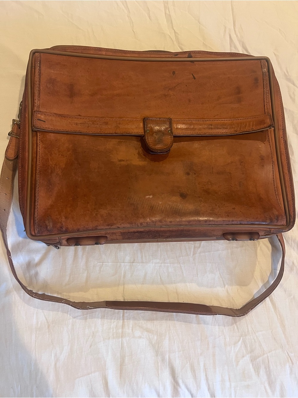 Vintage Hartmann Tobacco Brown Leather Suitcase/Briefcase, 18" Shoulder Strap